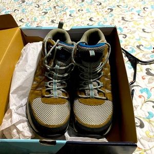 Women’s Magellan hiking boots